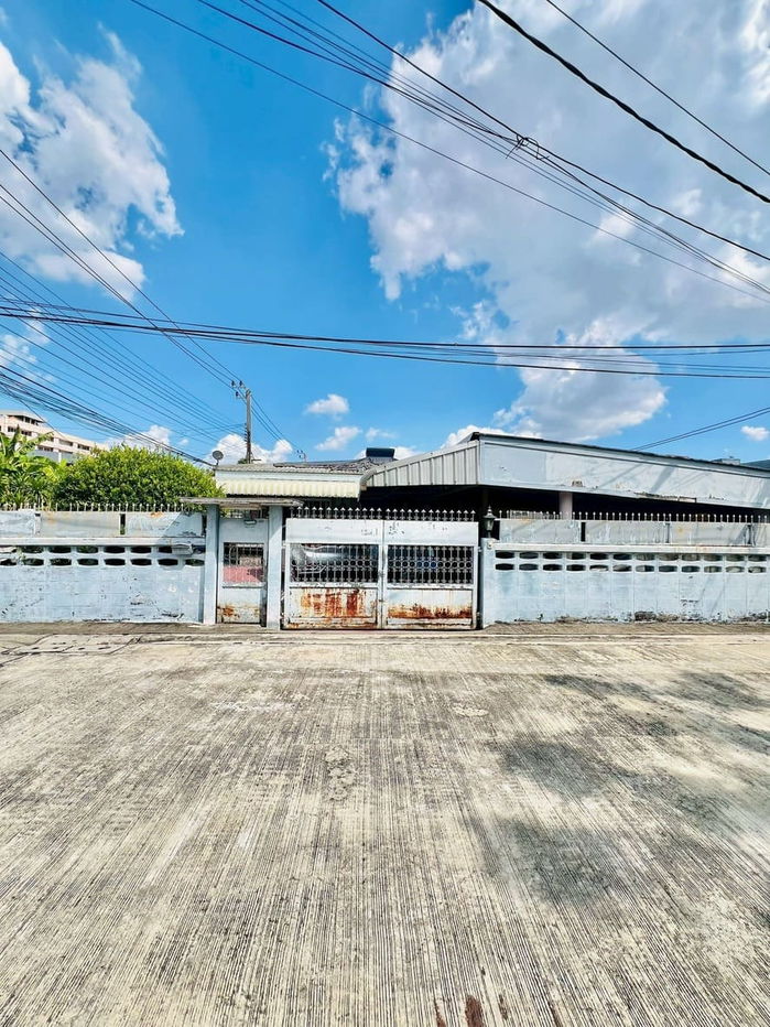 picture Corner house for sale, beautiful plot, Wang Thonglang - Bang Kapi, Soi Ladprao 101 - 2/5