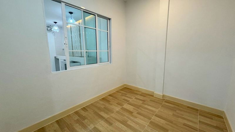 รูป 🏡 บ้านเดี่ยว หมู่บ้านสุชา ติดถนนบางบัวทอง–สุพรรณบุรี 📍 ซอย 2 ถนนเมน หลังบ้านวิวทุ่งนา บรรยากาศสงบ ร่มรื่น - รูปที่ 10/13