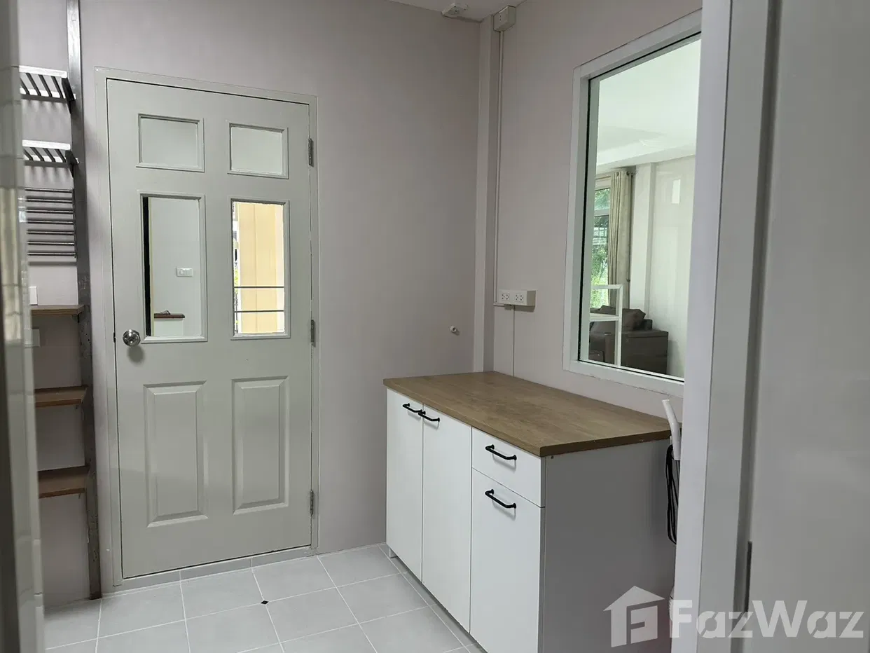 picture For Sale / Rent: Fully Renovated House (Corner Plot 5945909 - 17/41