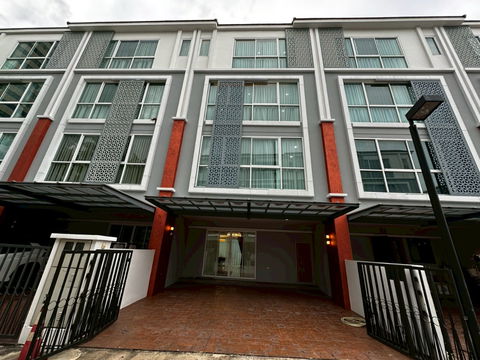 ❤️💛💙โอกาสสุดท้าย! ทาวน์โฮมหรูใจกลางพระราม 3 เหลือเพียง 1 ยูนิตเท่านั้น! 🏡 Côté Maison Rama 3 – โคเต้ เมซอง พระราม 3