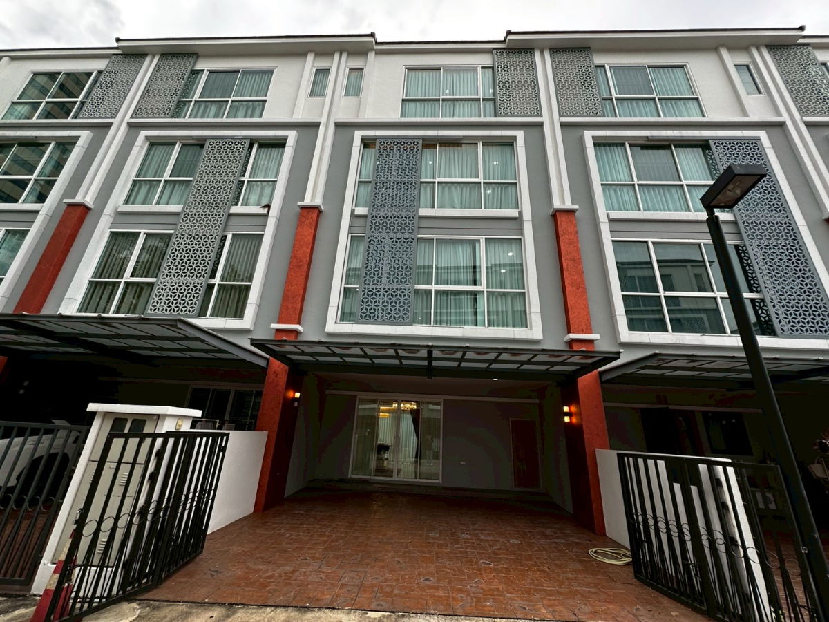 รูป ❤️💛💙โอกาสสุดท้าย! ทาวน์โฮมหรูใจกลางพระราม 3 เหลือเพียง 1 ยูนิตเท่านั้น! 🏡 Côté Maison Rama 3 – โคเต้ เมซอง พระราม 3 - รูปที่ 1/16