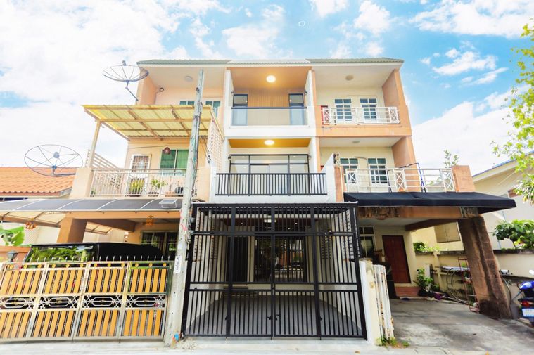 ST0036 | 3-story Townhouse for Sale “Nong INDY” 🚆 MRT Chokchai 4 💰 Special Price only 5.99 Million Baht 🎁 FREE Transfer Fee