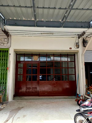 Shophouses for rent Charan Sanitwong 55 : Building for rent near Mrt  Bangyeekhun 