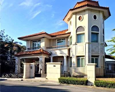 Houses for rent Kasem Bundit Phatthanakan University  : For Rent Single House 2 storey land size 150 SQ.wa / Green Greenery Ville / roadside Ramkhamkhaeng