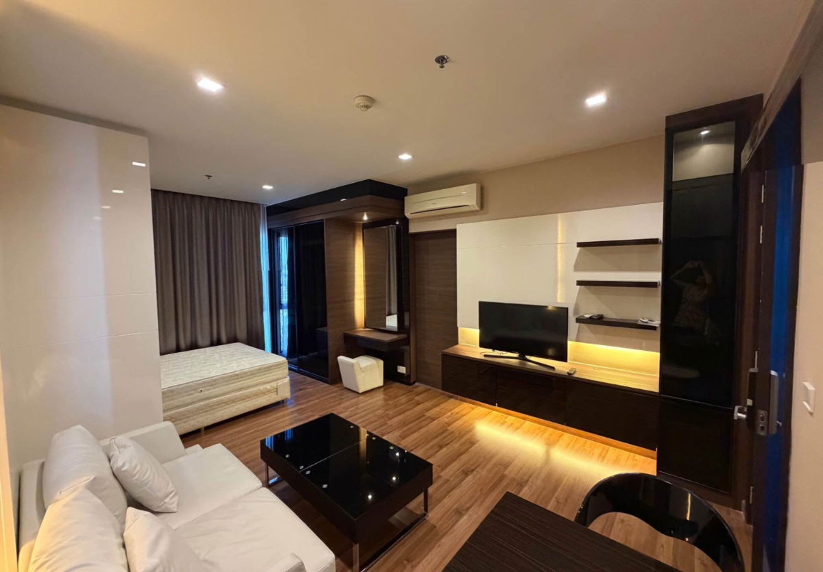 picture Ivy                           Ampio  - 1/6