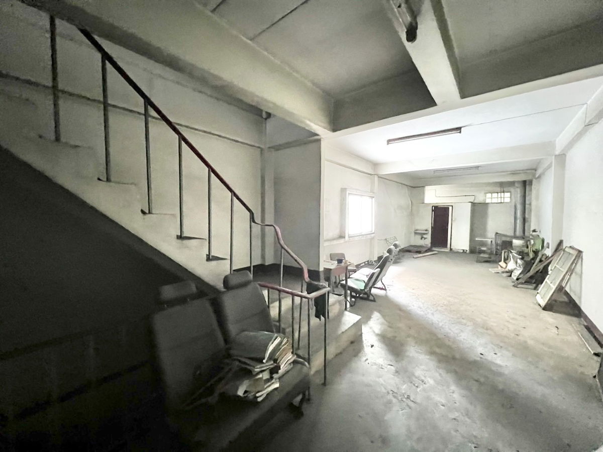 รูป ขายอาคารพาณิชย์ 4.5 ชั้น ติดถนนพระราม 2 ใกล้ทางด่วน ราคา 5.99 ล้าน - รูปที่ 6/7