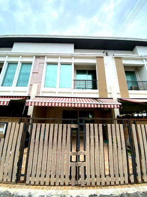 ทาวน์โฮม เขตลาดกระบัง : T0039 | ขาย หมู่บ้านกลางเมือง เอสเซ้นส์ อ่อนนุช – วงแหวน 💰 ขายเพียง 2.89 ลบ. 