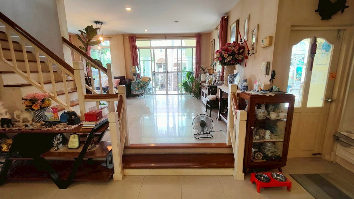 รูป บ้านเดี่ยวหรู ลดาวัลย์ รามอินทรา กม.2 — ทำเลศักยภาพ ใกล้ BTS ลาดปลาเค้า - รูปที่ 14/17