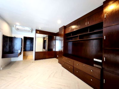 Townhouses for rent Bangkok : Townhome for rent, Sukhumvit 77, Areeya Mandarina Sukhumvit 77. Affordable price. Interested? Line: @951qfbfi