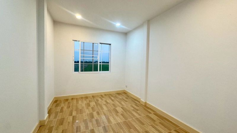 รูป 🏡 บ้านเดี่ยว หมู่บ้านสุชา ติดถนนบางบัวทอง–สุพรรณบุรี 📍 ซอย 2 ถนนเมน หลังบ้านวิวทุ่งนา บรรยากาศสงบ ร่มรื่น - รูปที่ 9/13