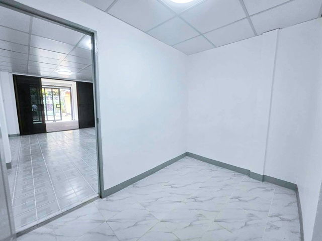 รูป ประชาราษฏร์บำเพ็ญ 11-18 MRT ห้วยขวาง 500ม.ตลาดสดห้วยขวาง 1.4 กม.ทาวน์เฮ้าส์ 2 ชั้น รีโนเวทใหม่ แหล่งช้อปปิ้ง หาของกินง่าย เดินทางสะดวก - รูปที่ 4/8