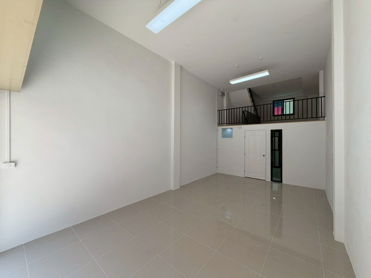 รูป ขายอาคารพาณิชย์ 3.5 ชั้น สุขสวัสดิ์ 78 (ซอยวัดชังเรือง) ขนาด 16 ตารางวา 3 ห้องนอน 3 ห้องน้ำ ตกแต่งใหม่พร้อมอยู่ - รูปที่ 4/16