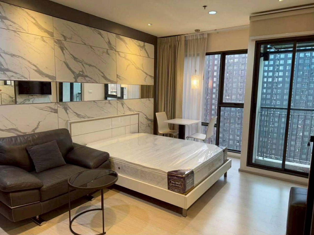 รูป 🍀ให้เช่าคอนโด Rhythm Asoke 1 ใกล้ MRT พระราม9  ห้องสวย เฟอร์ครบ. เช่าเพียง  14000- - รูปที่ 2/11