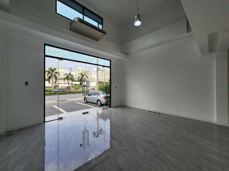 picture 🏢 For Rent: Modern 3.5-Storey Home Office on Main Road 💰 Rent 75,000 THB | Ref. RS4408 - 6/25