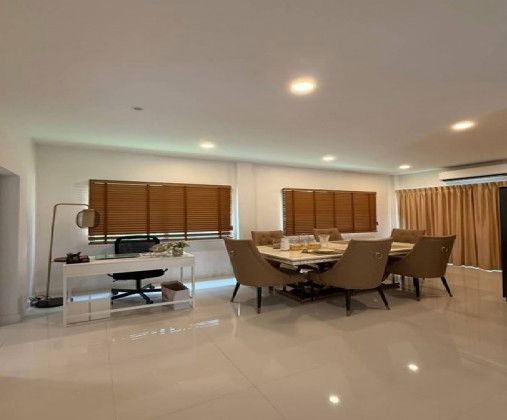 รูป ให้เช่าบ้านเดี่ยว 2 ชั้น โครงการเดอะ ซิตี้ พระราม 9-รามคำแหง ถนนกรุงเทพกรีฑาตัดใหม่ เฟอร์นิเจอร์ครบ อยู่อาศัย - รูปที่ 4/12