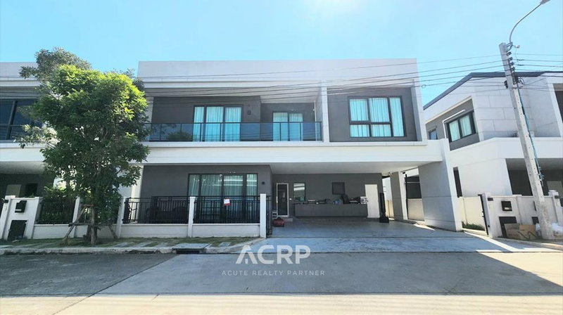 Houses for rent : For rent: Luxury detached house, Centro Bangna, near Mega Bangna.Fully furnished and beautiful