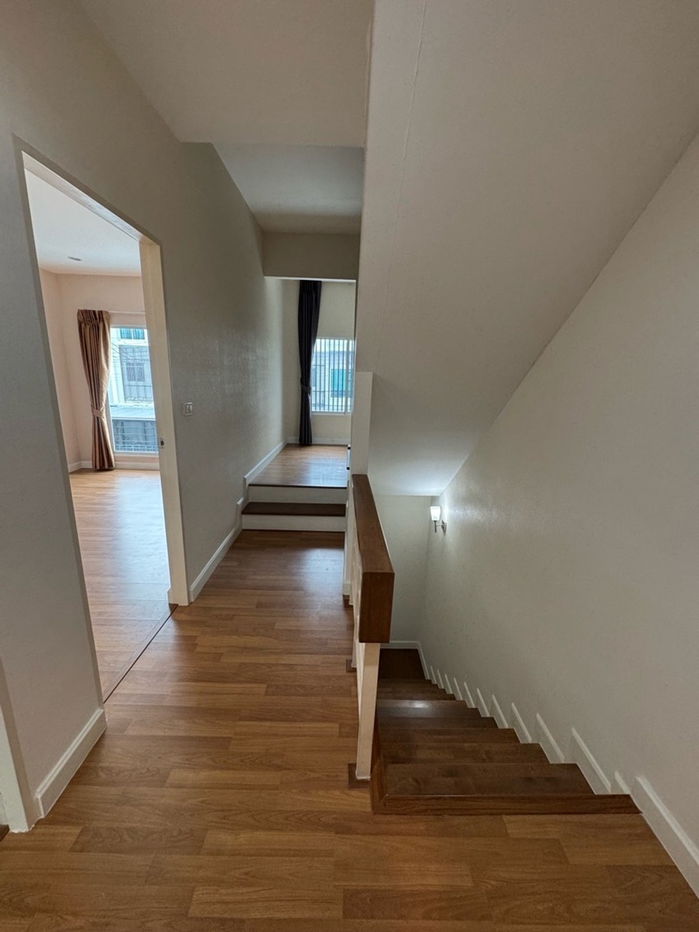 รูป 🏡✨ ขายทาวน์โฮม 3 ชั้น ทำเลรัตนาธิเบศร์ 🚇 ใกล้ MRT สายสีม่วง - รูปที่ 9/16