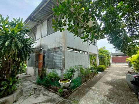 🏡ขายขาดทุน คุ้มมาก บ้านเดี่ยว 2 หลัง ในที่ดินเดียวกัน ทำเลอ่อนนุช เดินทางสะดวก ใกล้ BTS 🌿