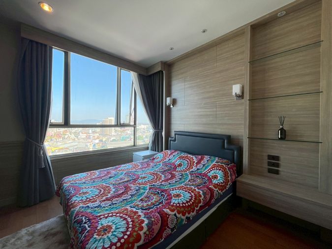 วิวเขา แต่ห้องน้ำเห็นทะเล คอนโดมารีน่า ศรีราชา ใกล้ รพ.สมเด็จ เดิน 3 นาที