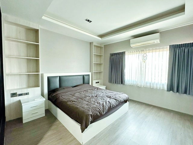 รูป ถูกสุดในโครงการ จัดเต็มเฟอร์ฯ 3 นอน MRT มัยลาภ เลียบด่วนเอกมัย รามอินทรา เดอะวอล์ค เกษตร-นวมินทร์ 800 ม. ให้เช่าทาวน์โฮมสุดหรู 3 ชั้น - รูปที่ 2/8