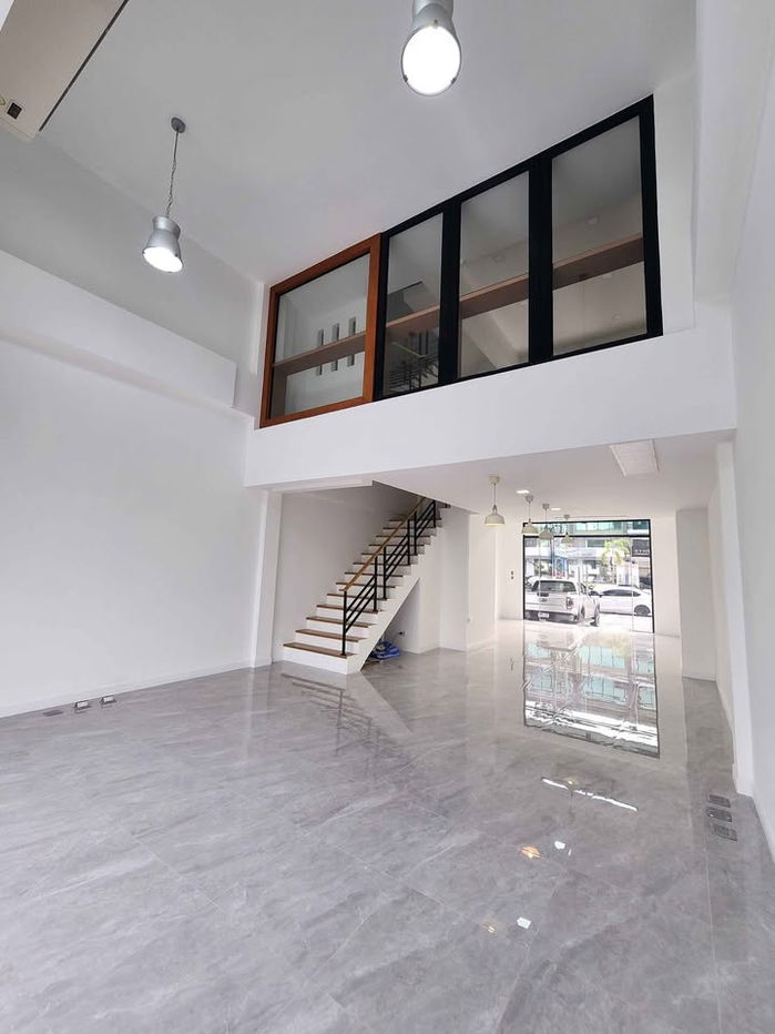 picture 🏢 For Rent: Modern 3.5-Storey Home Office on Main Road 💰 Rent 75,000 THB | Ref. RS4408 - 3/25