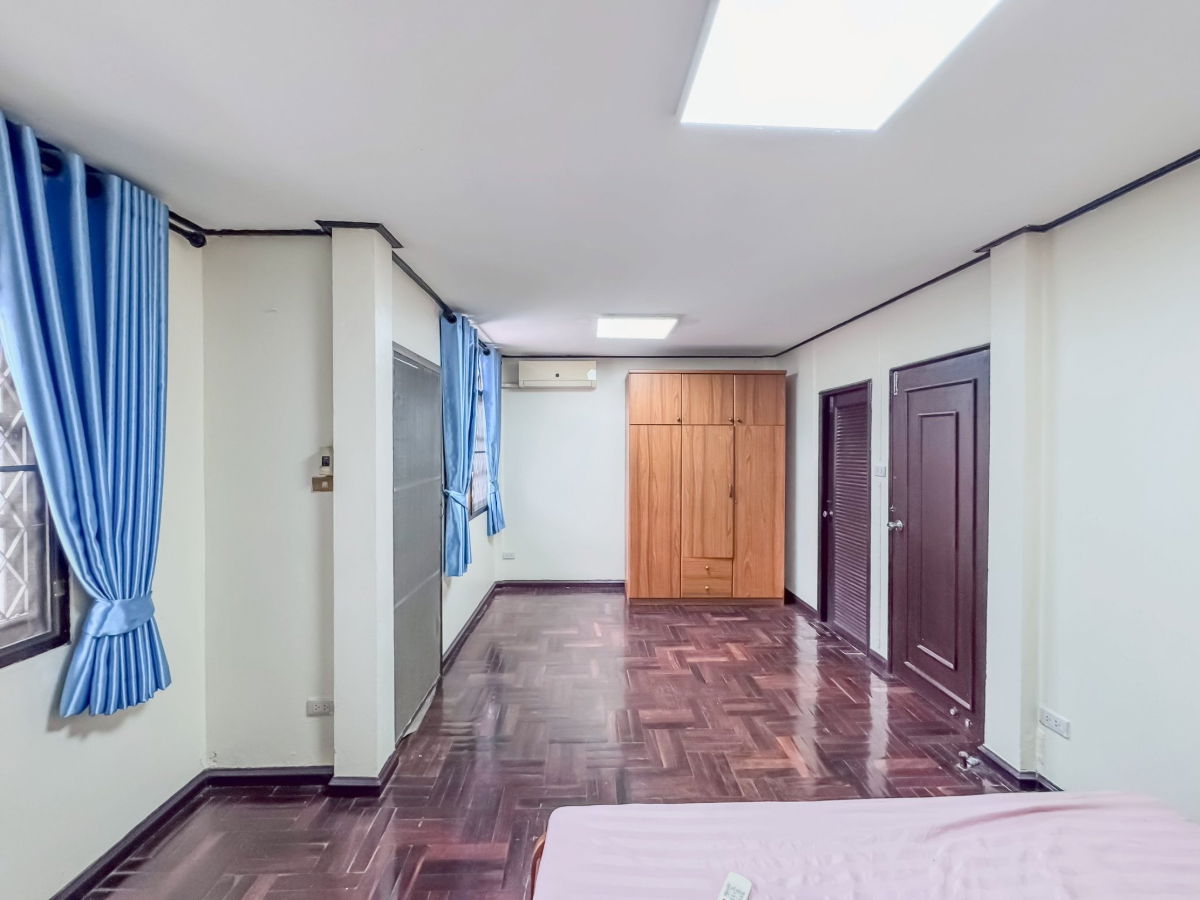 รูป 🏡 ให้เช่าบ้าน 2 ชั้น ห้วยขวาง รัชดา | 4 นอน | จดทะเบียนได้ | 35,000 บ./ด. - รูปที่ 12/21