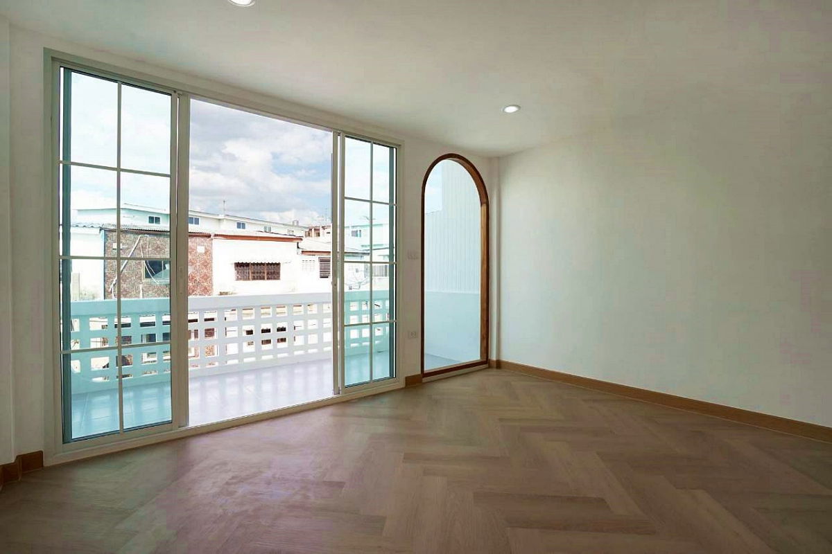 รูป ทาวน์โฮม 3 ชั้น รีโนเวทใหม่ สไตล์มินิมอล   ประชาอุทิศ 62  ทุ่งครุ  ใกล้ทุ่งครุพลาซ่า 61 - รูปที่ 18/22