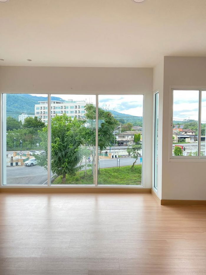 picture Three-story office space for rent with 3 bedrooms,3 toilets and 1 kitchen. - 8/11