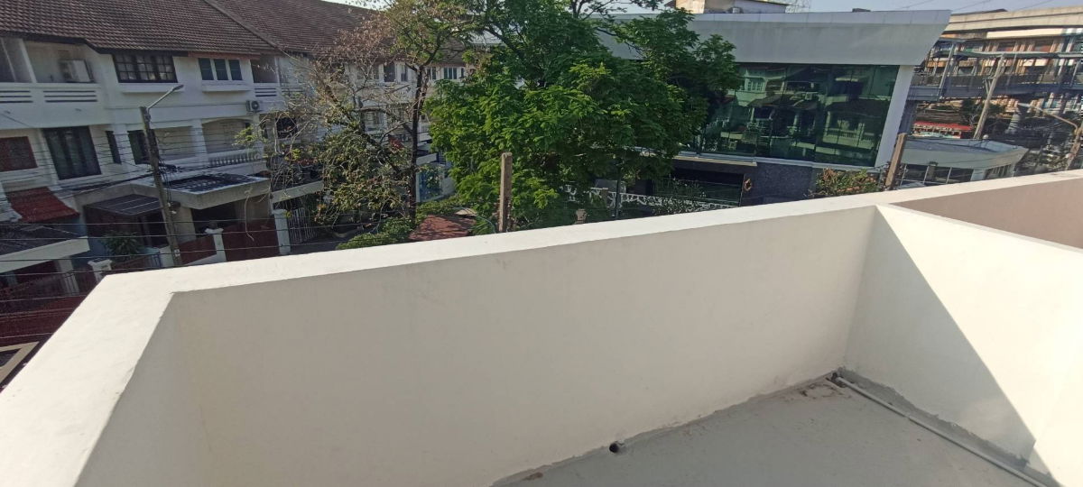 รูป (224AGJD) ทาวน์โฮม ลาดพร้าว 128/1 ใกล้ถนนใหญ่ 50 เมตร | พื้นที่กว้างและการเดินทางสะดวกสบาย |คุณเจษฎ์089-987-2251|LINE:@HatcheryAgent - รูปที่ 11/11