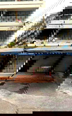 Shophouses for rent เสาชิงช้า : For rent, lease, commercial building in Sam Yot, Phra Nakhon, near MRT Sam Yot, affordable price. Interested? Line: @951qfbfi