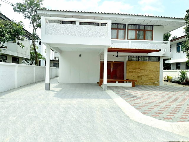 รูป สุขุมวิท101/1 ประวิทย์และเพื่อน จัดเต็มเฟอร์ฯ วชิรธรรมสาธิต53-59 4นอน MRT สวนหลวง ร.9 1.4 กม. บ้านสุดหรู 80 ตร.วา. - รูปที่ 1/8