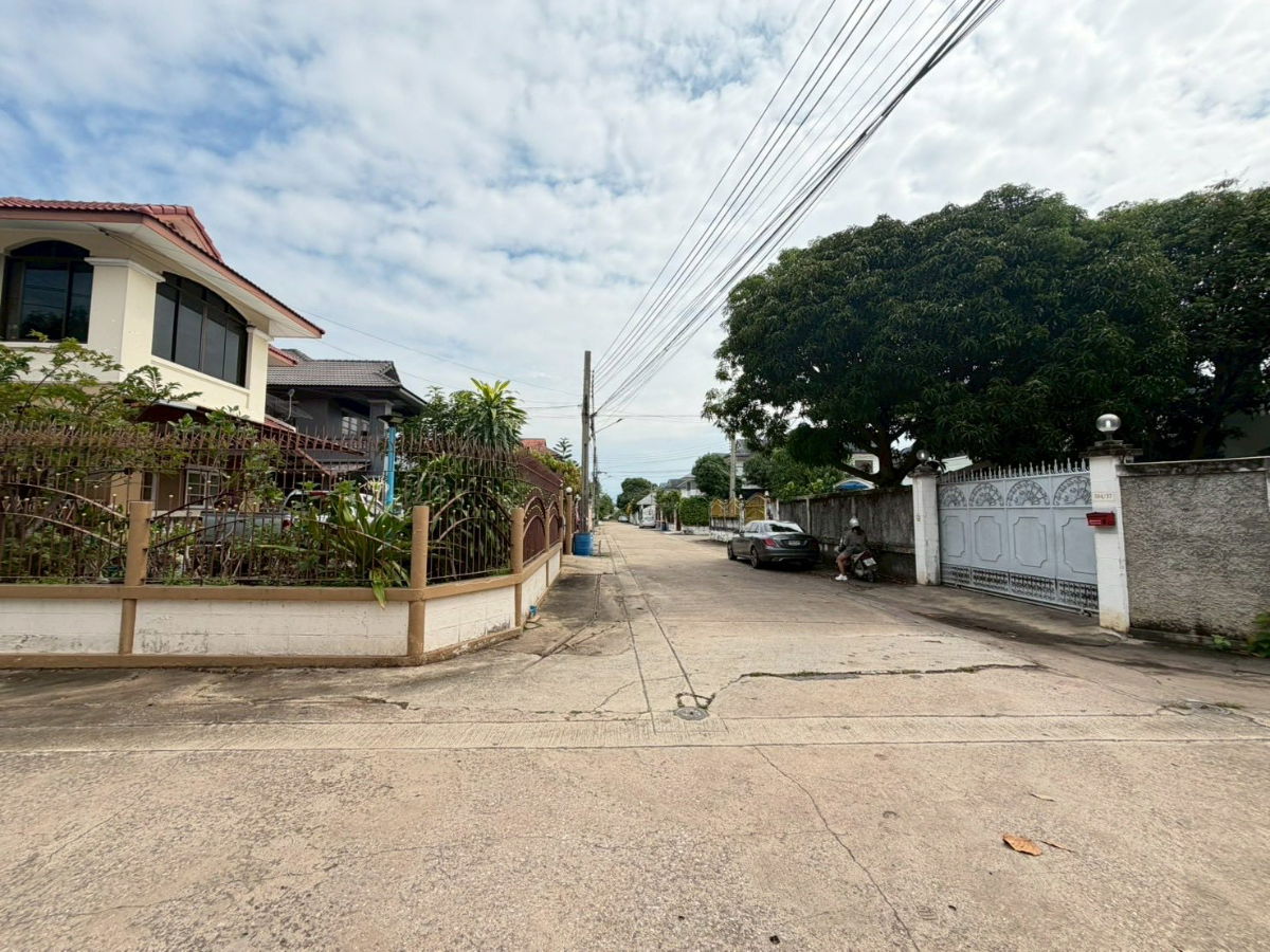 รูป ขายบ้านเดี่ยว 2 ชั้น หมู่บ้านบุษราคัม บางขุนเทียน-ชายทะเล ขนาด 102.3 ตารางวา 4 ห้องนอน 2 ห้องน้ำ - รูปที่ 4/25