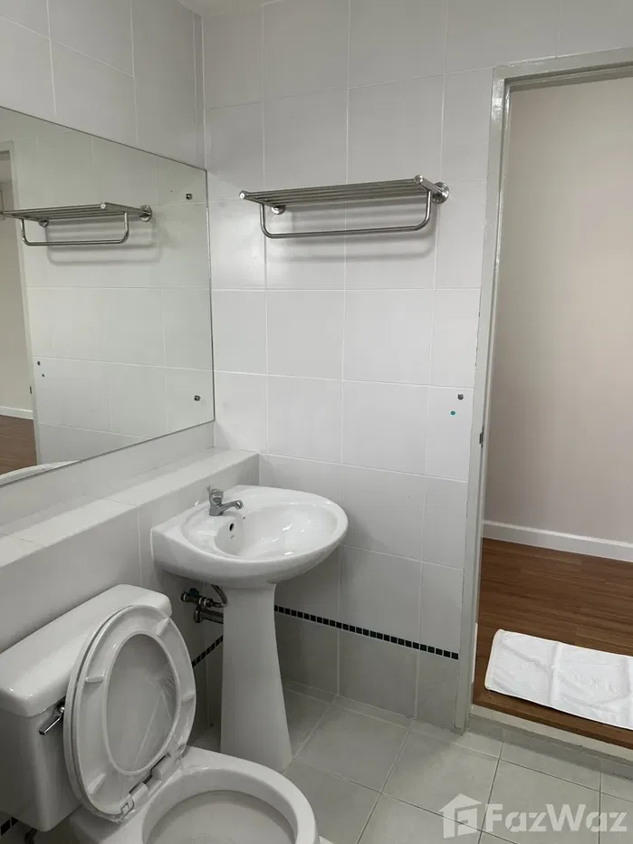 picture For Sale / Rent: Fully Renovated House (Corner Plot 5945909 - 11/41