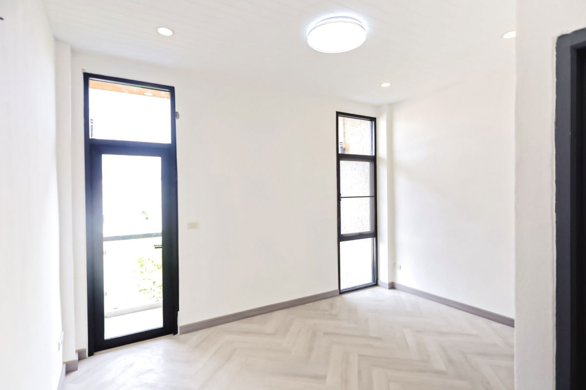 รูป ST0036 | ขายทาวน์เฮ้าส์ 3 ชั้น “น้อง INDY” 🚆 MRT โชคชัย 4💰 พิเศษเพียง 5.99 ลบ. 🎁 FREE ค่าโอน  - รูปที่ 22/23