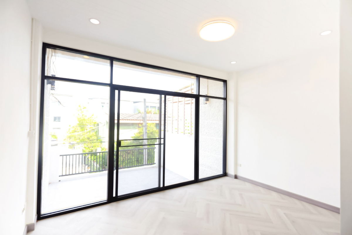 รูป ST0036 | ขายทาวน์เฮ้าส์ 3 ชั้น “น้อง INDY” 🚆 MRT โชคชัย 4💰 พิเศษเพียง 5.99 ลบ. 🎁 FREE ค่าโอน  - รูปที่ 15/23