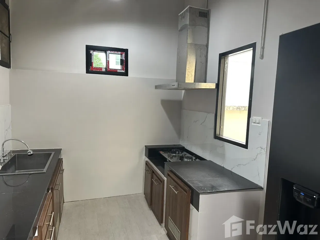 picture For Sale / Rent: Fully Renovated House (Corner Plot 5945909 - 23/41