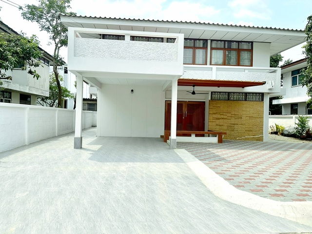 รูป สุขุมวิท101/1 ประวิทย์และเพื่อน จัดเต็มเฟอร์ฯ วชิรธรรมสาธิต53-59 4นอน MRT สวนหลวง ร.9 1.4 กม. บ้านสุดหรู 80 ตร.วา. - รูปที่ 1/8