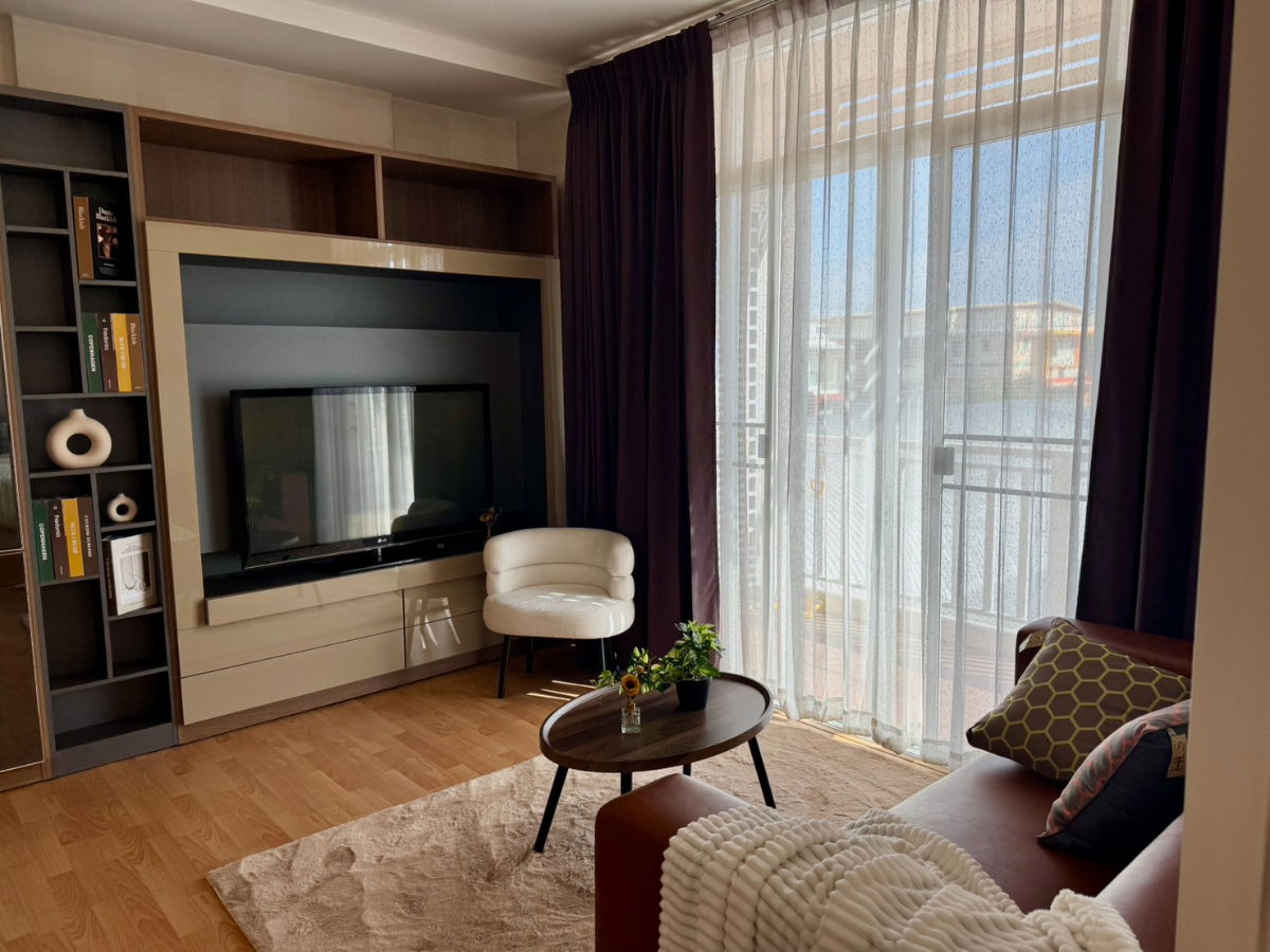 รูป ขายคอนโดเด่น  1 ห้องนอน  1 ห้องน้ำ  1 ห้องครัว  1  ที่จอดรถ - รูปที่ 2/10