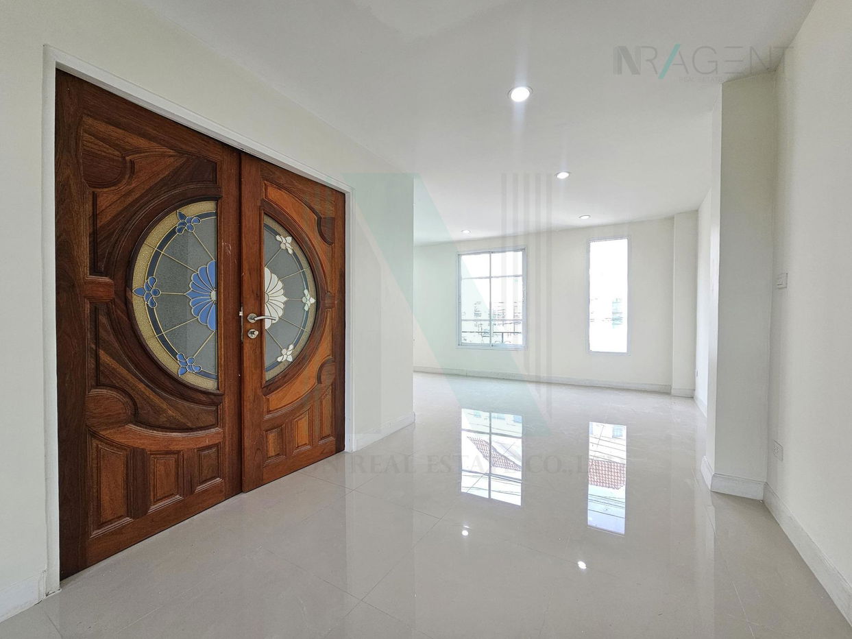 รูป 📌 ขายทาวน์โฮม โครงการ เดอะ เบทโต้ เอกชัย-กัลปพฤกษ์ 3 ชั้น 3 ห้องนอน 3 ห้องน้ำ - รูปที่ 4/8