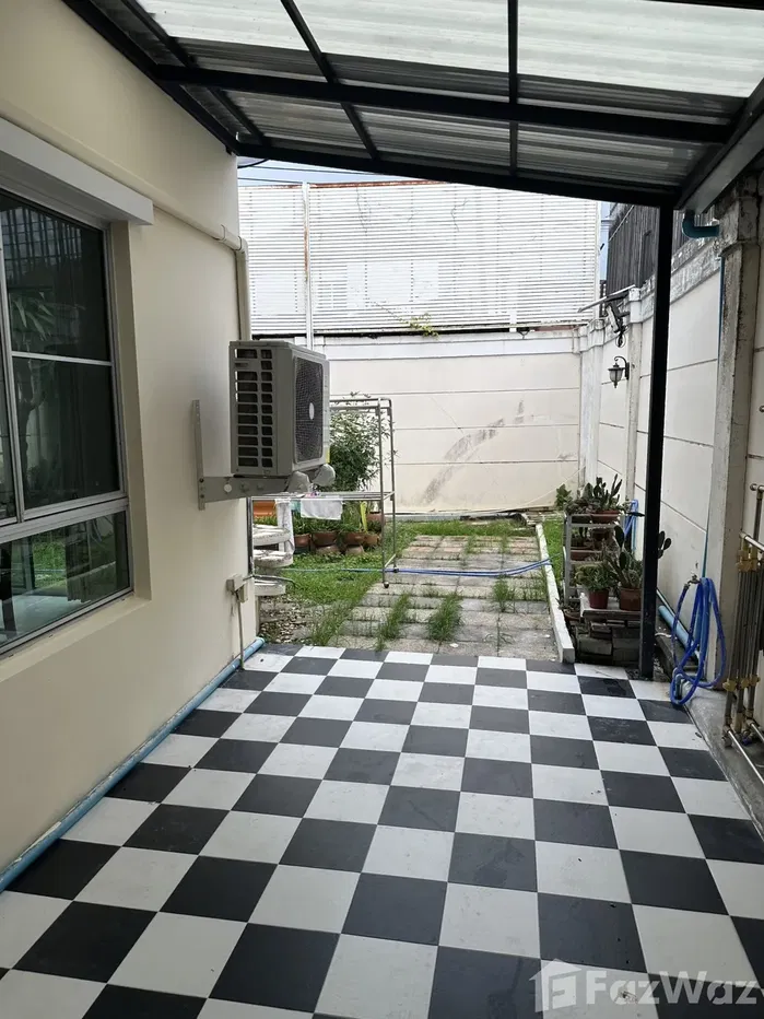 picture For Sale / Rent: Fully Renovated House (Corner Plot 5945909 - 41/41