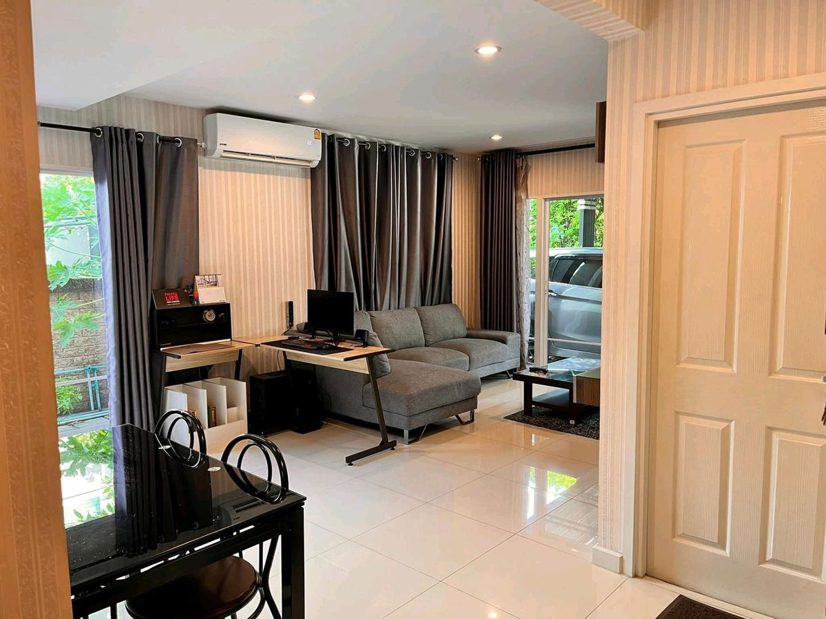 รูป ให้เช่าบ้านแฝด The plant theparak (ซอย ศรีมิตร ) ไกล้4แยกเทพารักษ์ ไกล้BTS ศรีเทพาพร้อมเฟอร์นิเจอร์ พร้อมเข้าอยู่ หิ้วกระเป๋าได้เลย - รูปที่ 3/22