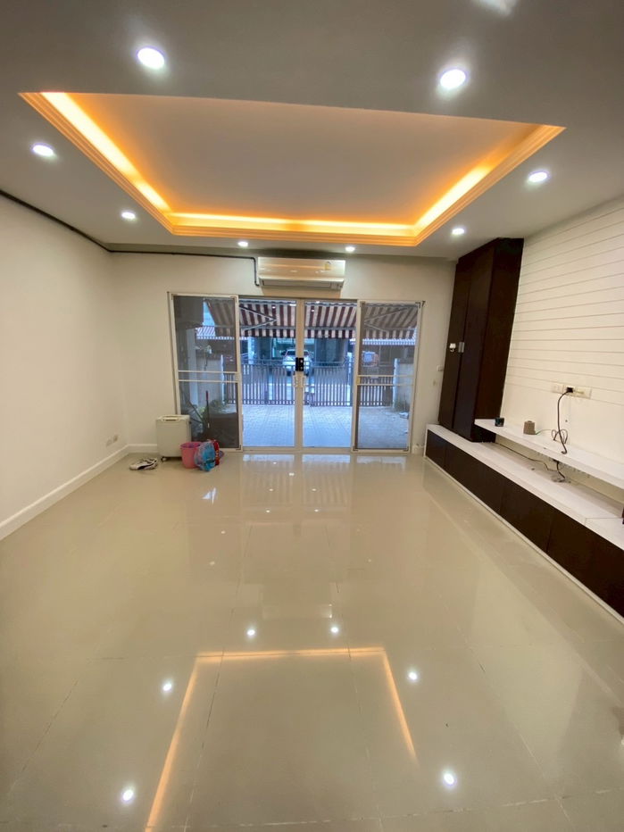 รูป T0039 | ขาย หมู่บ้านกลางเมือง เอสเซ้นส์ อ่อนนุช – วงแหวน 💰 ขายเพียง 2.89 ลบ.  - รูปที่ 7/18