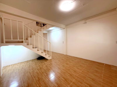 ทาวน์โฮม ม.ราชภัฏจันทรเกษม : ขายทาวน์เฮ้าส์ 2 ชั้น รีโนเวทใหม่ (มี 2 หลังติดกัน) ซอยลาดพร้าว 41 ใกล้รถไฟฟ้าสายสีเหลืองสถานีโชคชัย 4 ประมาณ 900 เมตรเท่านั้น