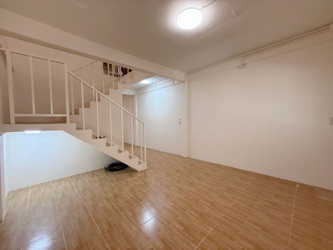 ขายทาวน์เฮ้าส์ 2 ชั้น รีโนเวทใหม่ (มี 2 หลังติดกัน) ซอยลาดพร้าว 41 ใกล้รถไฟฟ้าสายสีเหลืองสถานีโชคชัย 4 ประมาณ 900 เมตรเท่านั้น