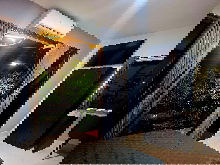 picture Home for sale with existing tenants, generating immediate income upon ownership. - 29/31