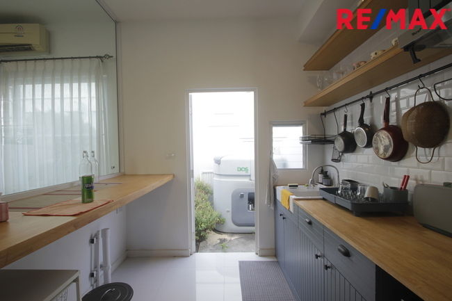 รูป ขายทาวน์โฮมวิลลาจจิโอสุขสวัสดิ์ ประชาอุทิศ90 บ้านพร้อมอยู่ ตกแต่งแล้วแถมเฟอร์ แอร์ ใกล้ทางด่วน สะพานภูมิพล ราคาต่อรองได้ - รูปที่ 26/36