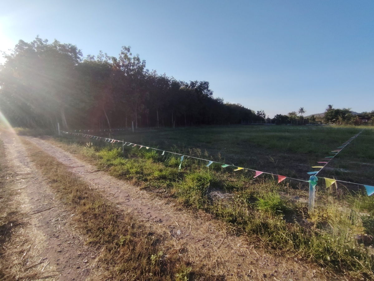 รูป ขายที่ดินแปลงสวยเหมาะสร้างบ้าน ขนาด  1-0-0  ไร่   ทำเลดี ใกล้ตัวเมืองหัวหิน  - รูปที่ 3/9