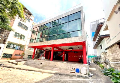 เช่าอาคารพาณิชย์ กรมส่งเสริมวัฒธรรม : ห้วยขวาง 4 นอน MRTสุทธิสาร 750ม. ให้เช่าร้านอาหาร สำนักงาน 2.5ชั้น มีดาดฟ้า 220ตร.วา. 905ตร.ม. ม.หอการค้า 1 กม. ทำเลทอง 10 น้ำ