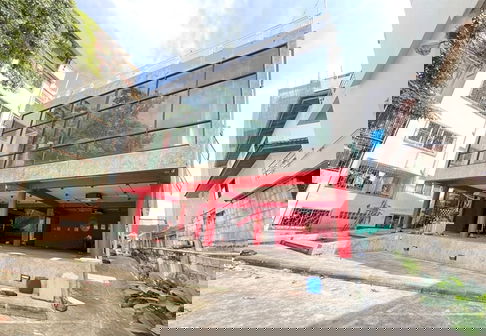 ห้วยขวาง 4 นอน MRTสุทธิสาร 750ม. ให้เช่าร้านอาหาร สำนักงาน 2.5ชั้น มีดาดฟ้า 220ตร.วา. 905ตร.ม. ม.หอการค้า 1 กม. ทำเลทอง 10 น้ำ