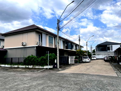 Townhouses for sale วิทยาลัยบริหารธุรกิจและการท่องเที่ยวกรุงเทพ : 2-storey townhouse for sale in Pruksa Ville 89, Ramintra–Outer Ring Road, prime location near Fashion Island